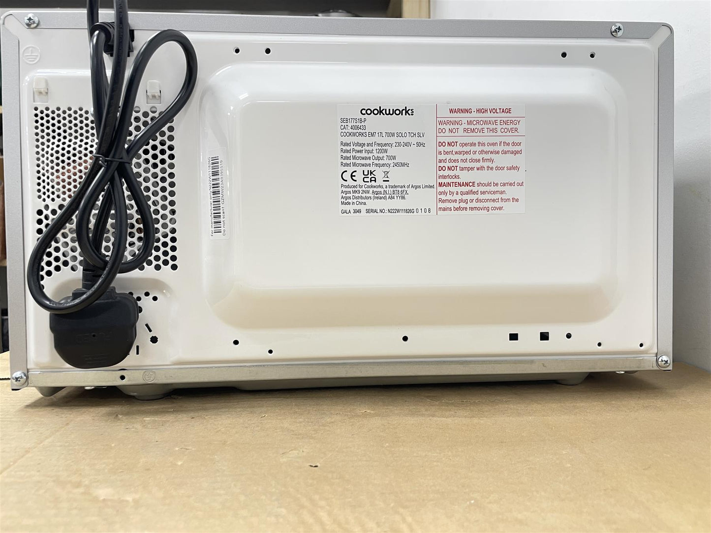 Cookworks 700W Standard Food Reheat Defrost Microwave Oven P70B - Silver