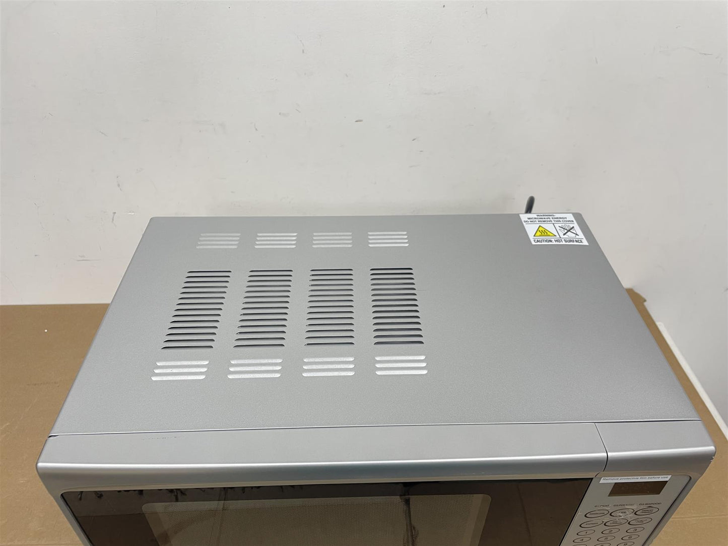 Cookworks 700W Standard Food Reheat Defrost Microwave Oven P70B - Silver