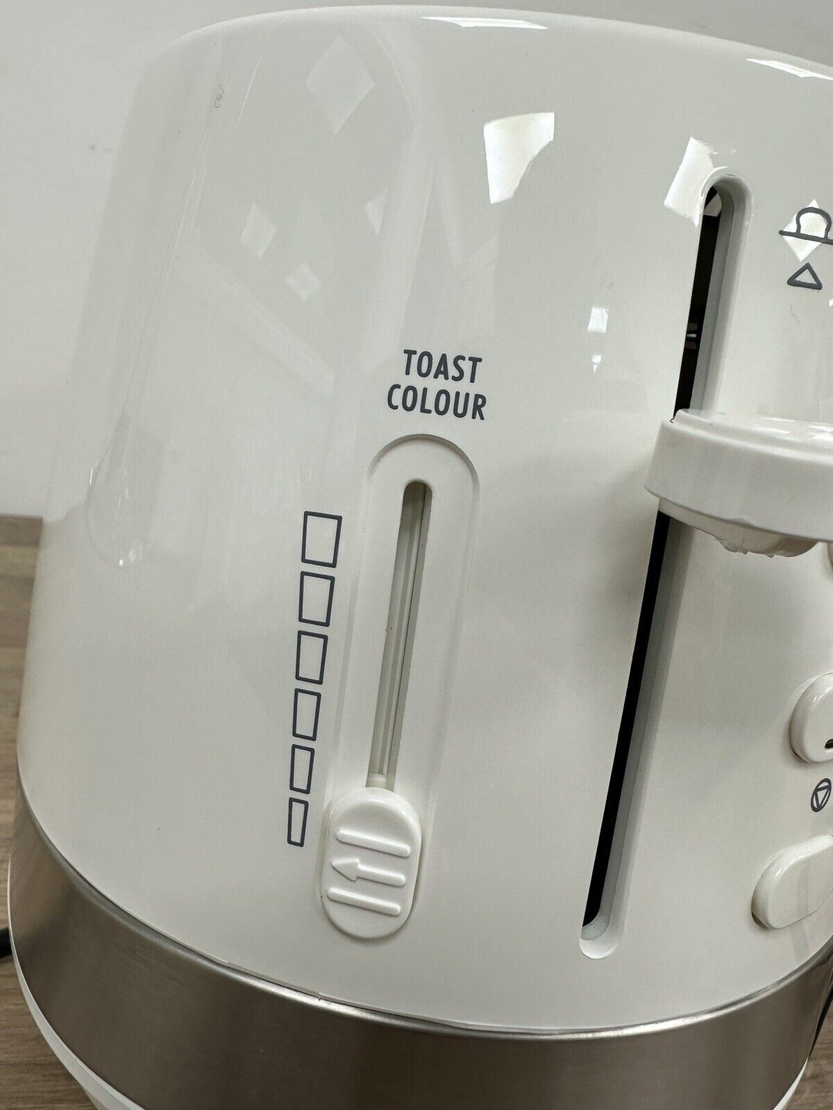 De'Longhi Toaster Active Line CTLA2003W 2 Slice Extra Wide Slots Bagel - White