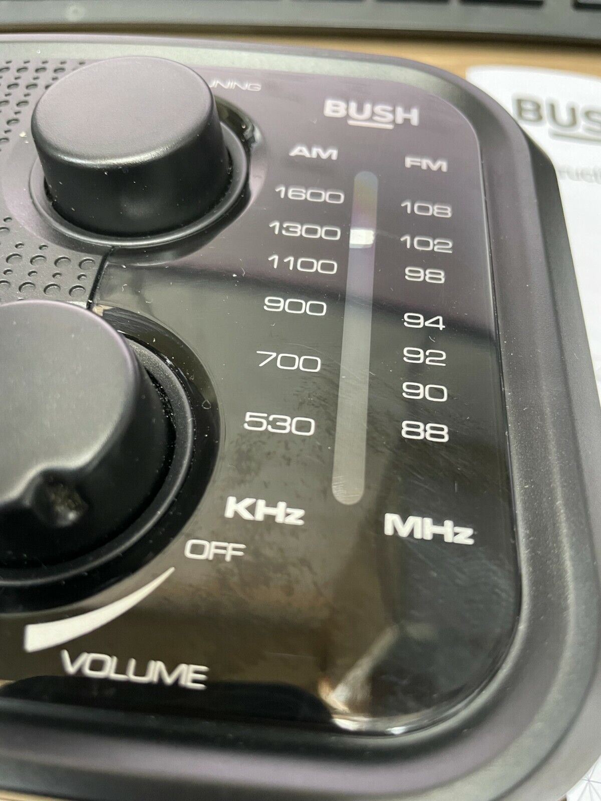 Bush Portable AM FM Travel Radio Mono speaker Mains Battery 5w RMS Headphone New