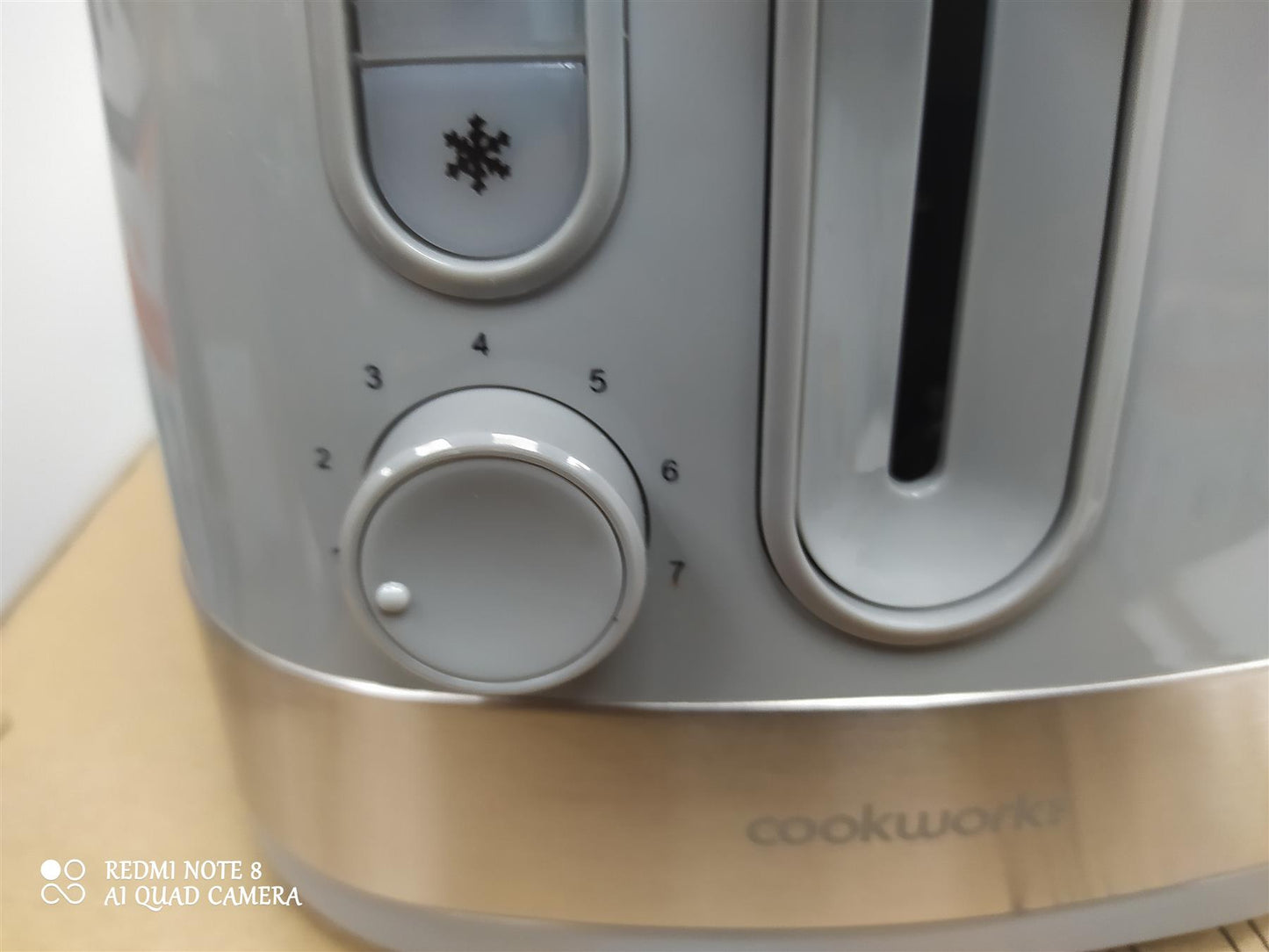 Cookworks Illuminated 2 Slice Toaster - Grey Plastic defrost extra large slots