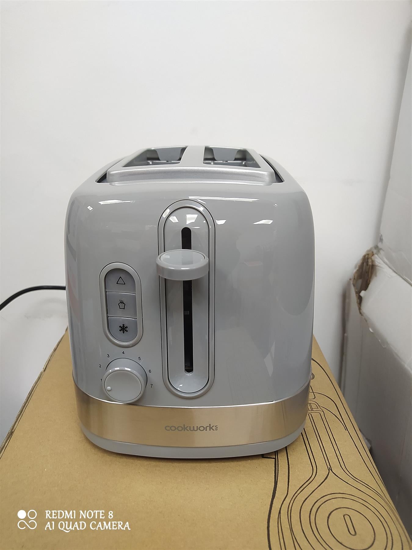 Cookworks Illuminated 2 Slice Toaster - Grey Plastic defrost extra large slots