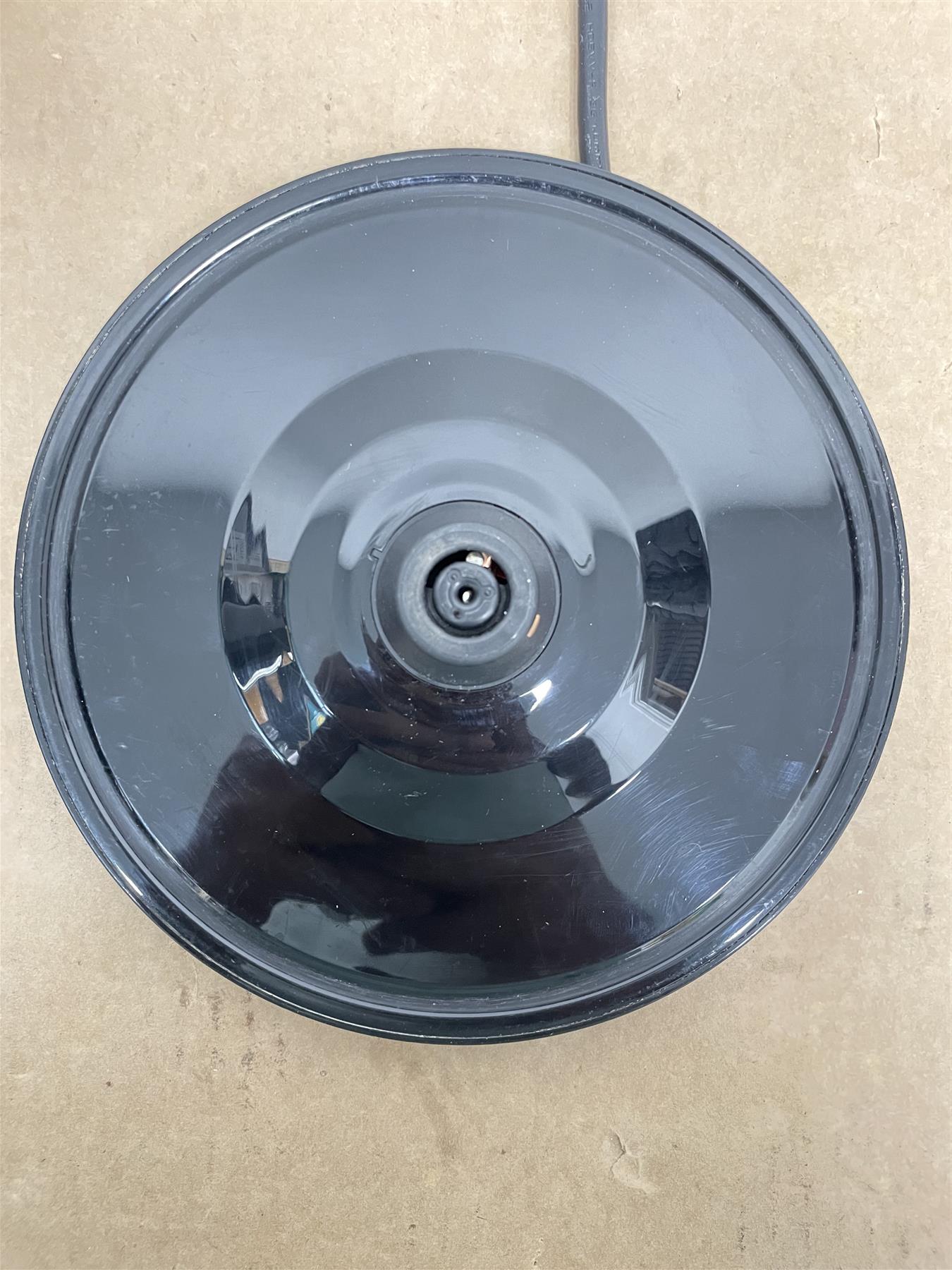 DeLonghi KBLA3001BK Active Line Kettle 360° rotating swivel base 1.7 litres