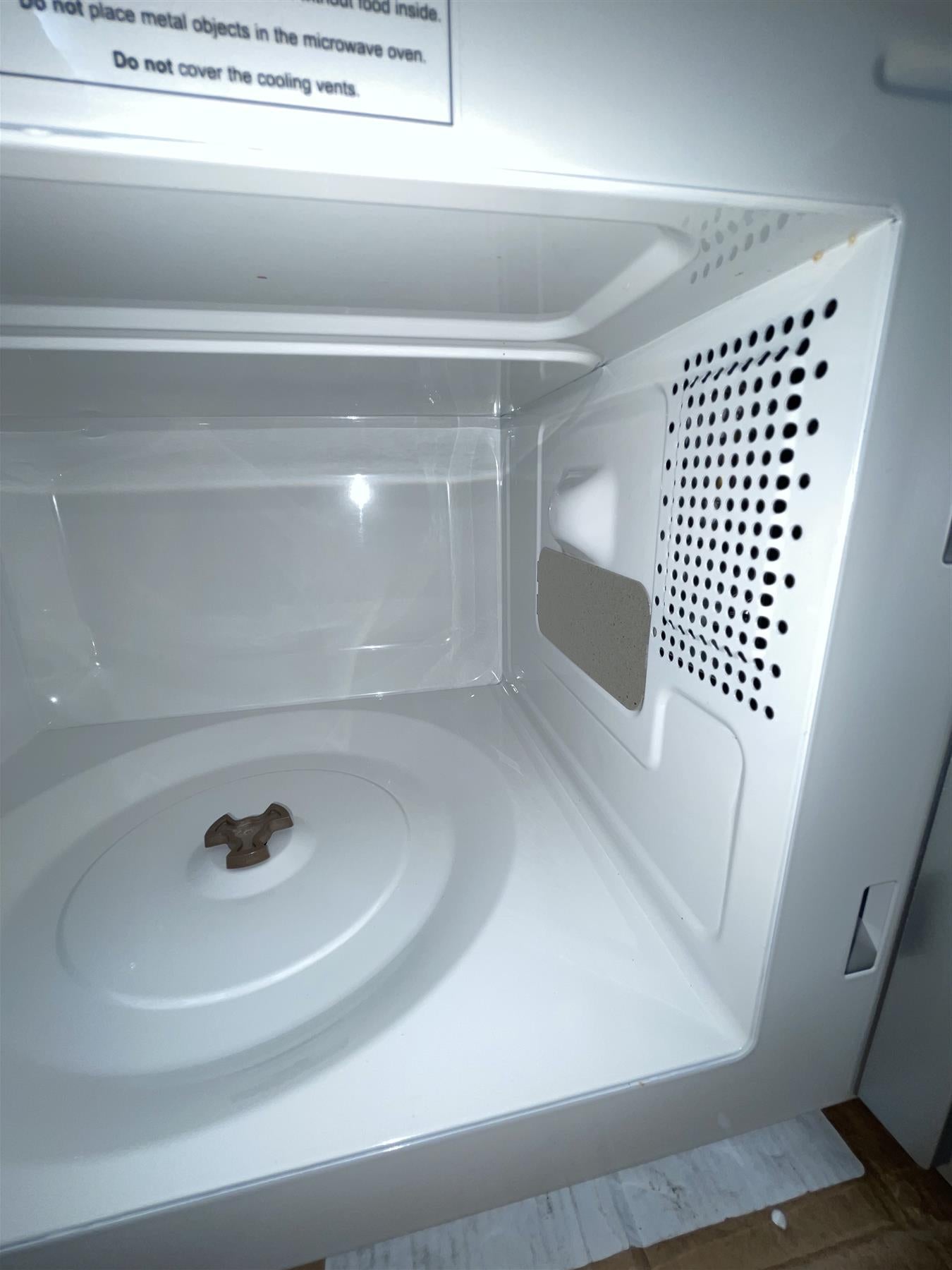 Cookworks 700W Standard Food Reheat Defrost Microwave Oven P70B - Silver